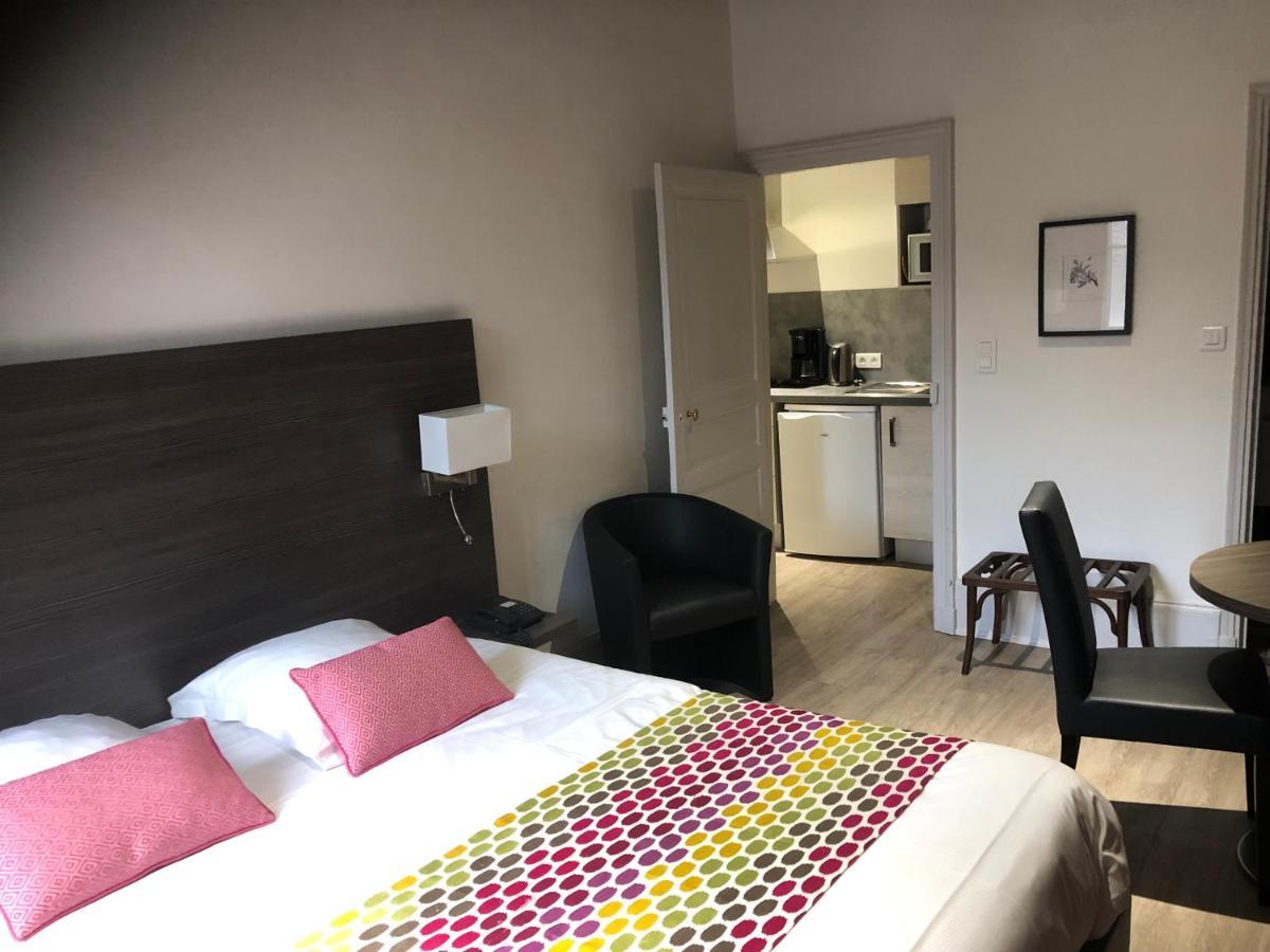 Hotel Montespan Bourbon-lʼArchambault Eksteriør bilde